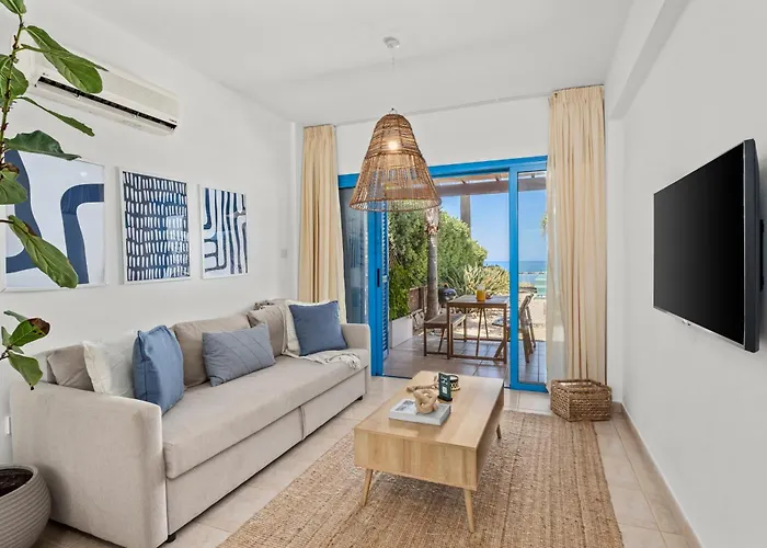 Kyma Ii Beachfront Case de vacanță